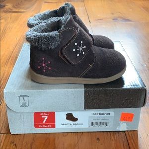 See Kai Run Dakota Brown Bootie Size 7 suede